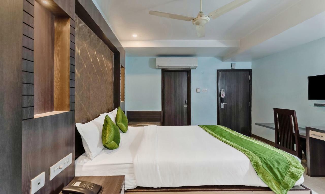 Oyo 3811 Geetanjali Regency Hotel โกลกาตา ภายนอก รูปภาพ