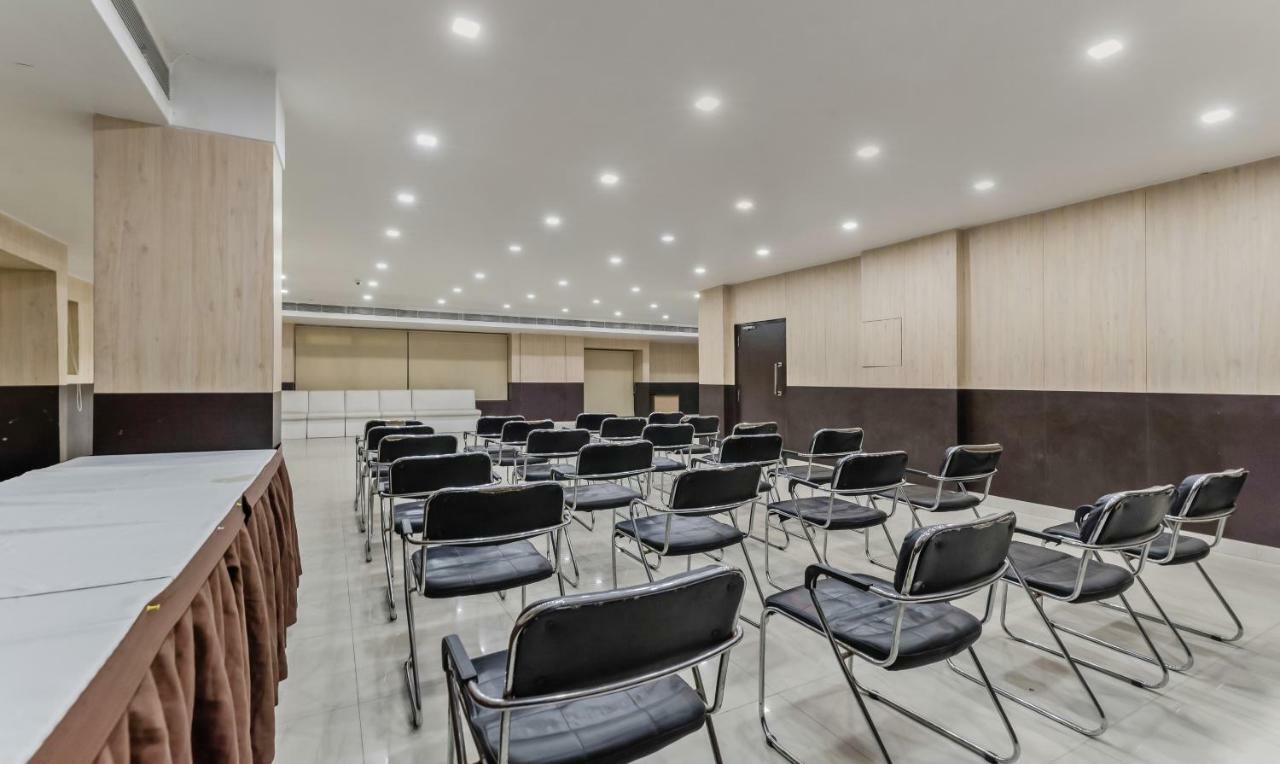 Oyo 3811 Geetanjali Regency Hotel โกลกาตา ภายนอก รูปภาพ