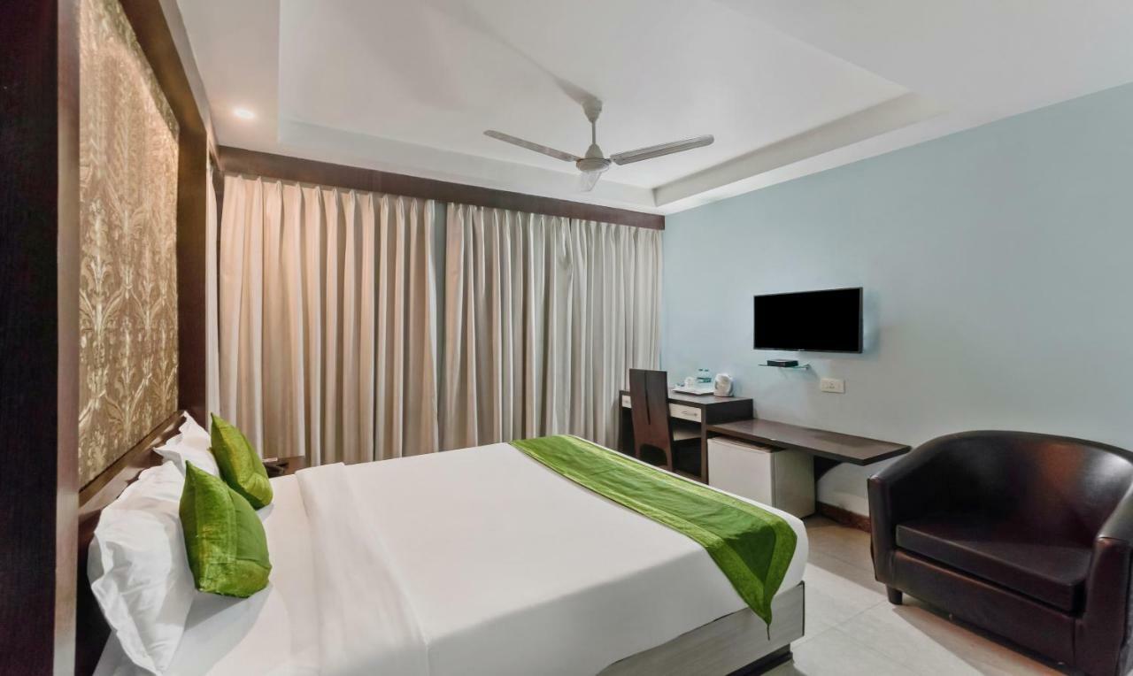 Oyo 3811 Geetanjali Regency Hotel โกลกาตา ภายนอก รูปภาพ