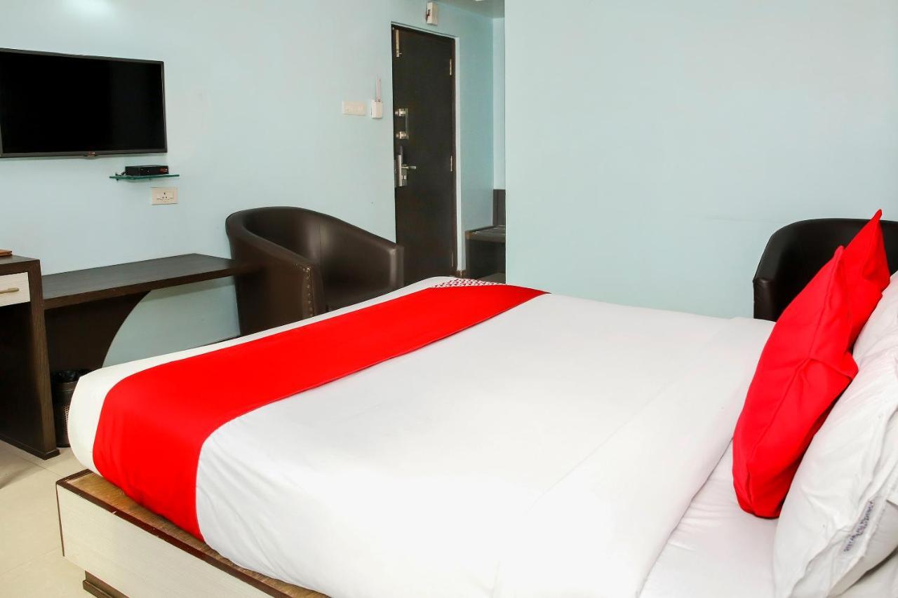 Oyo 3811 Geetanjali Regency Hotel โกลกาตา ภายนอก รูปภาพ
